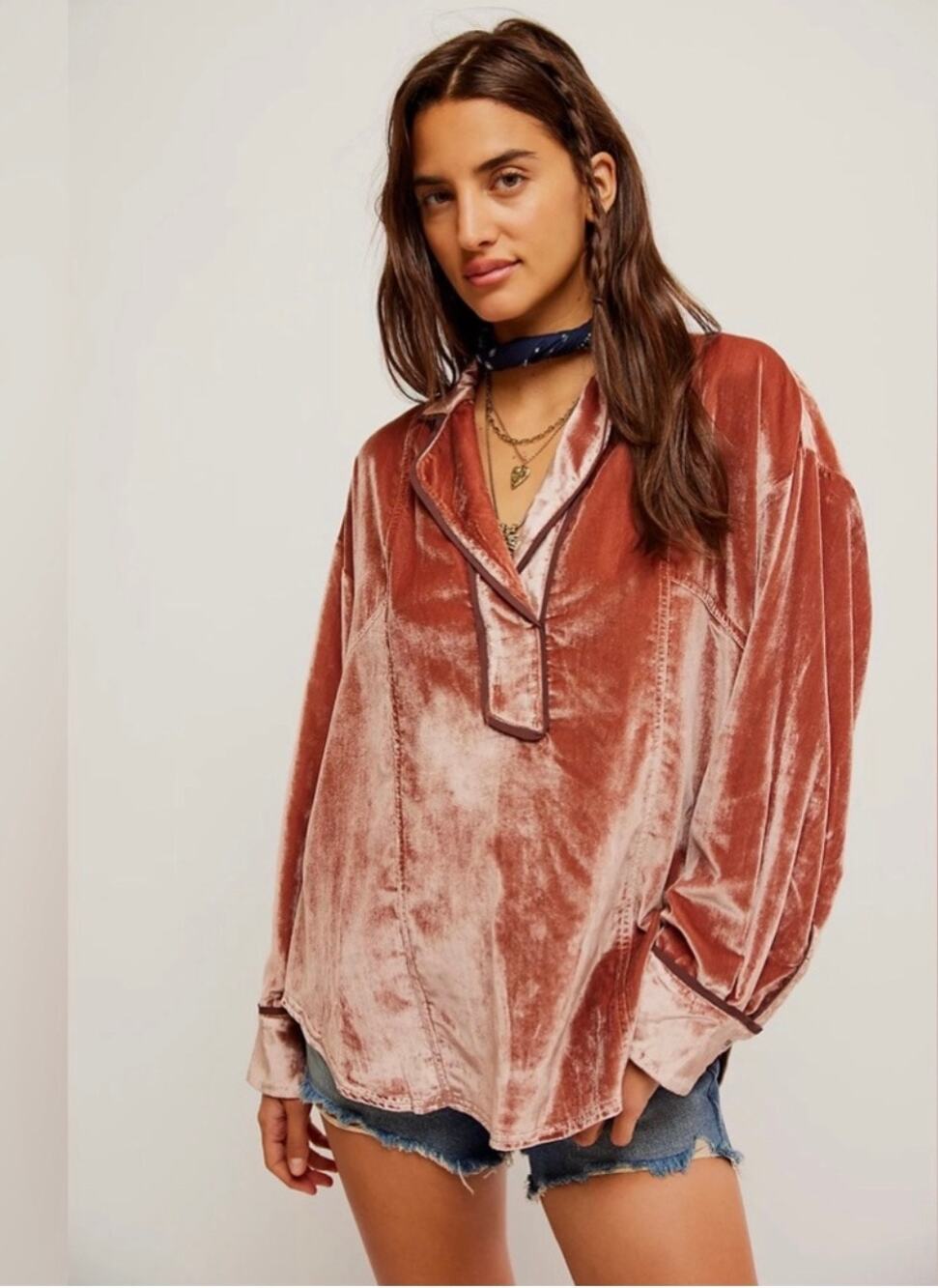 NWT We The Free Luxy Solid Velvet Shirt
Cedar Wood women’s Size Large